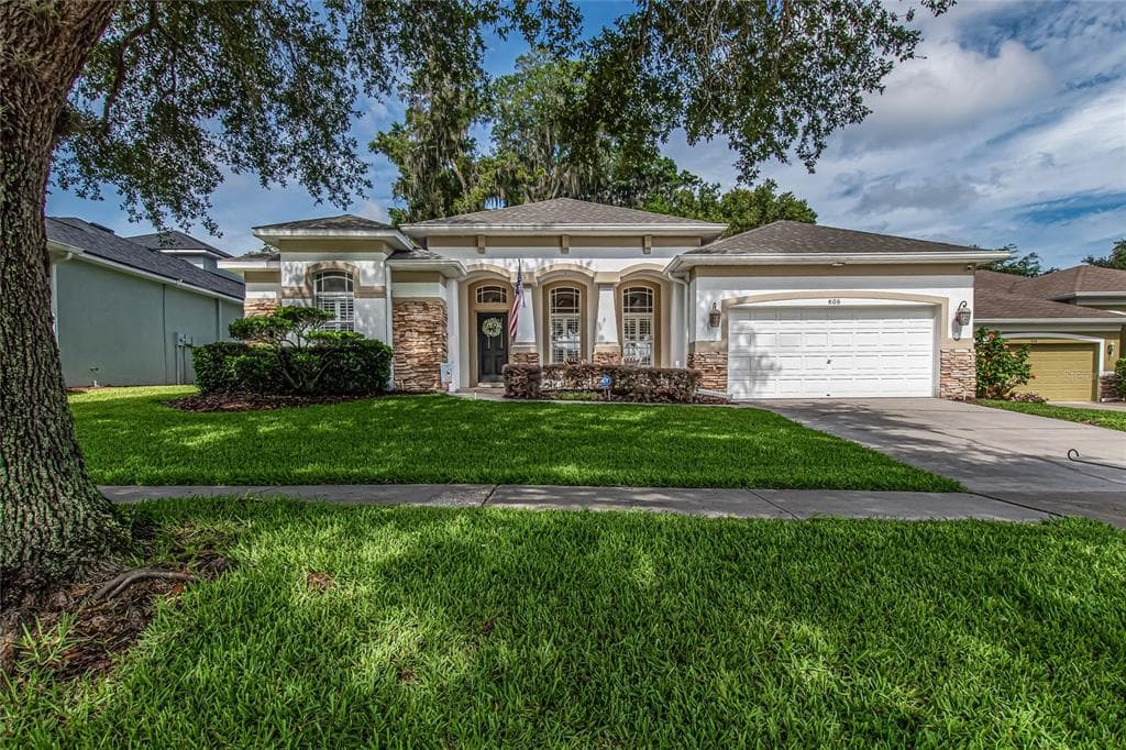 606 HERITAGE PARK COURT VALRICO, FL 33594