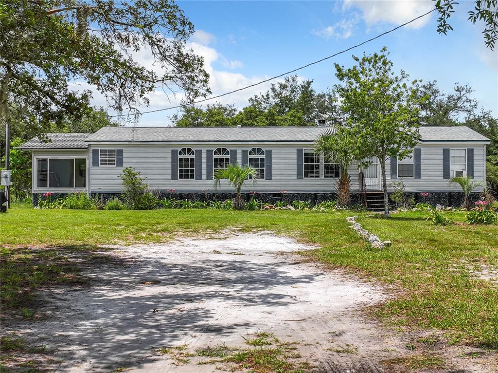 4460 FRUITVILLE AVENUE LAKE WALES, FL 33859
