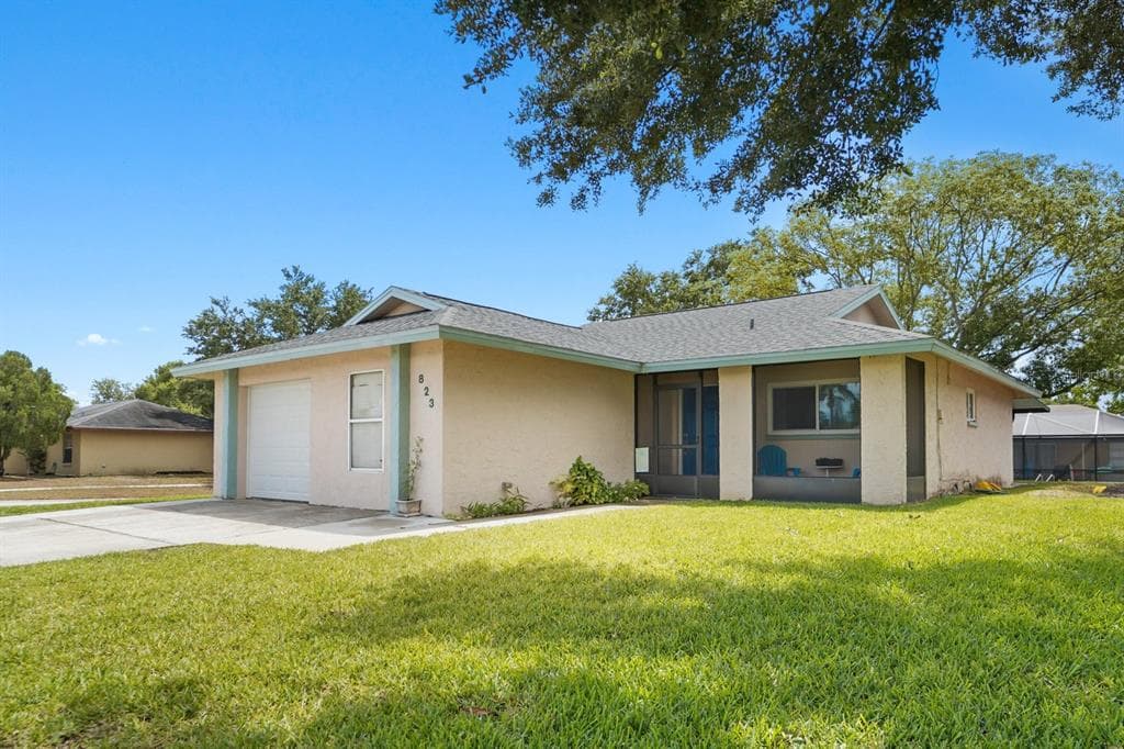 823 16TH LANE