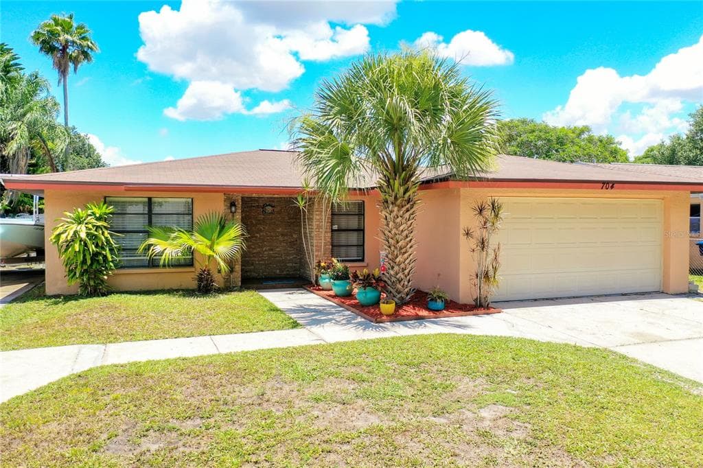 704 34TH STREET SE LARGO, FL 33771