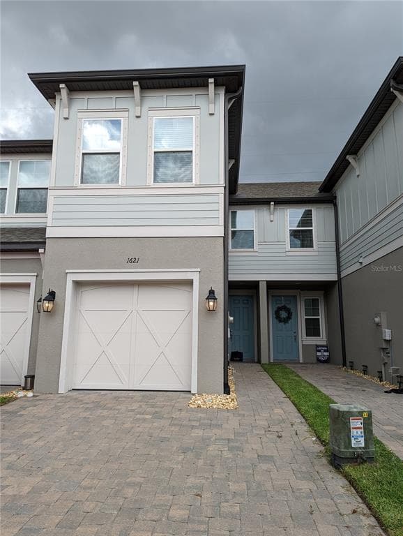 1621 EAGLE CREEK DRIVE