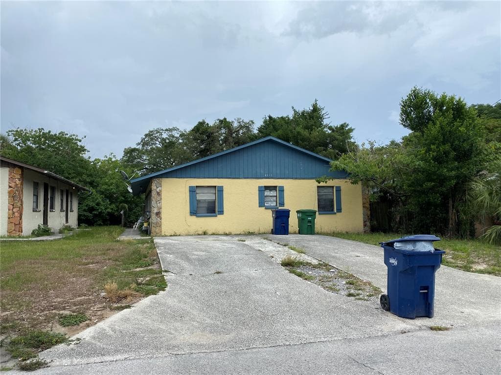 8315 N MARKS STREET UNIT AB TAMPA, FL 33604