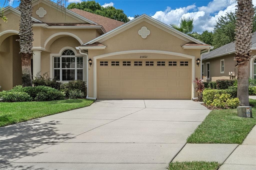 20821 AMANDA OAK COURT LAND O LAKES, FL 34638