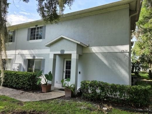 7424 E BANK DRIVE TAMPA, FL 33617