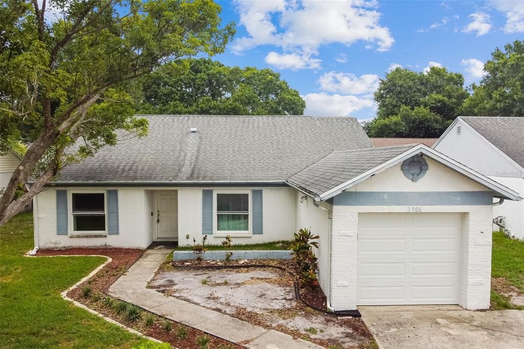 1906 CASTLE BAY COURT OLDSMAR, FL 34677