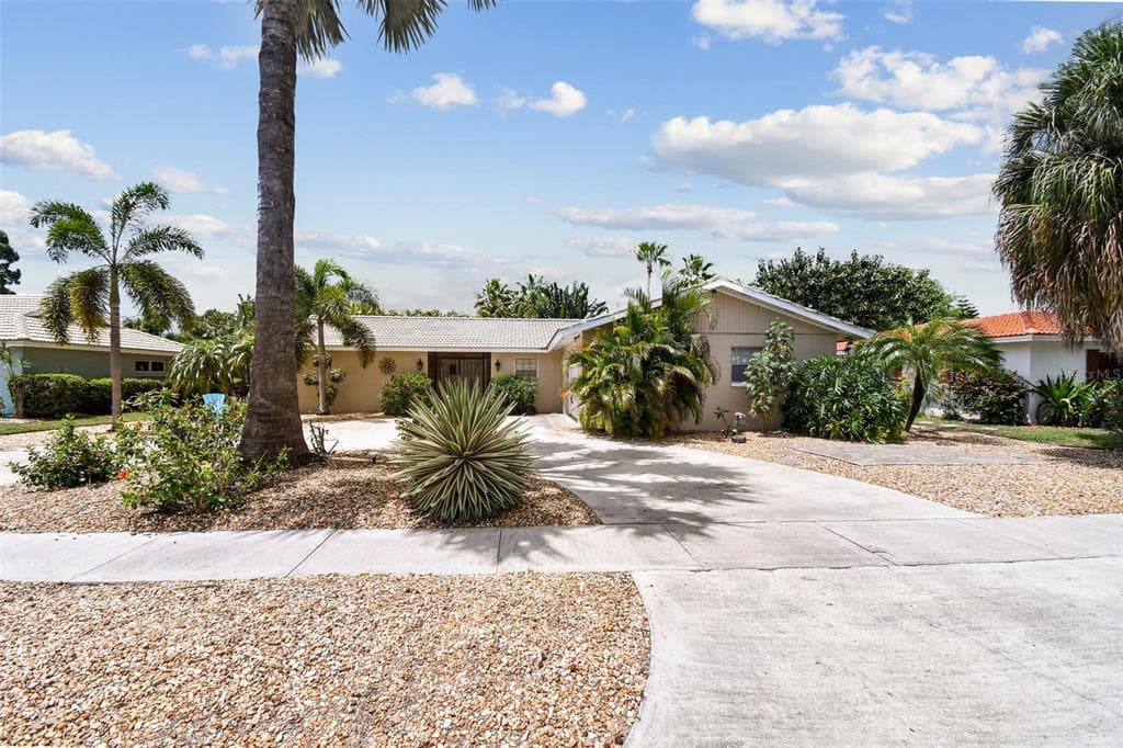 7251 ANTIGUA PLACE SARASOTA, FL 34231