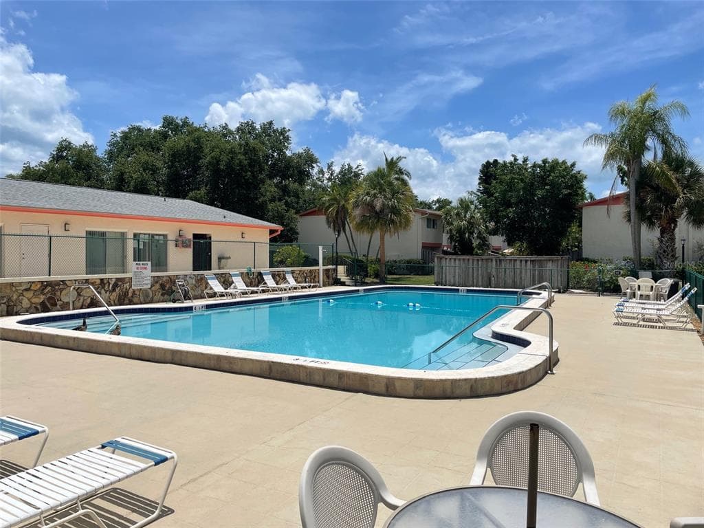 1610 58TH AVENUE S UNIT 6 ST PETERSBURG, FL 33712