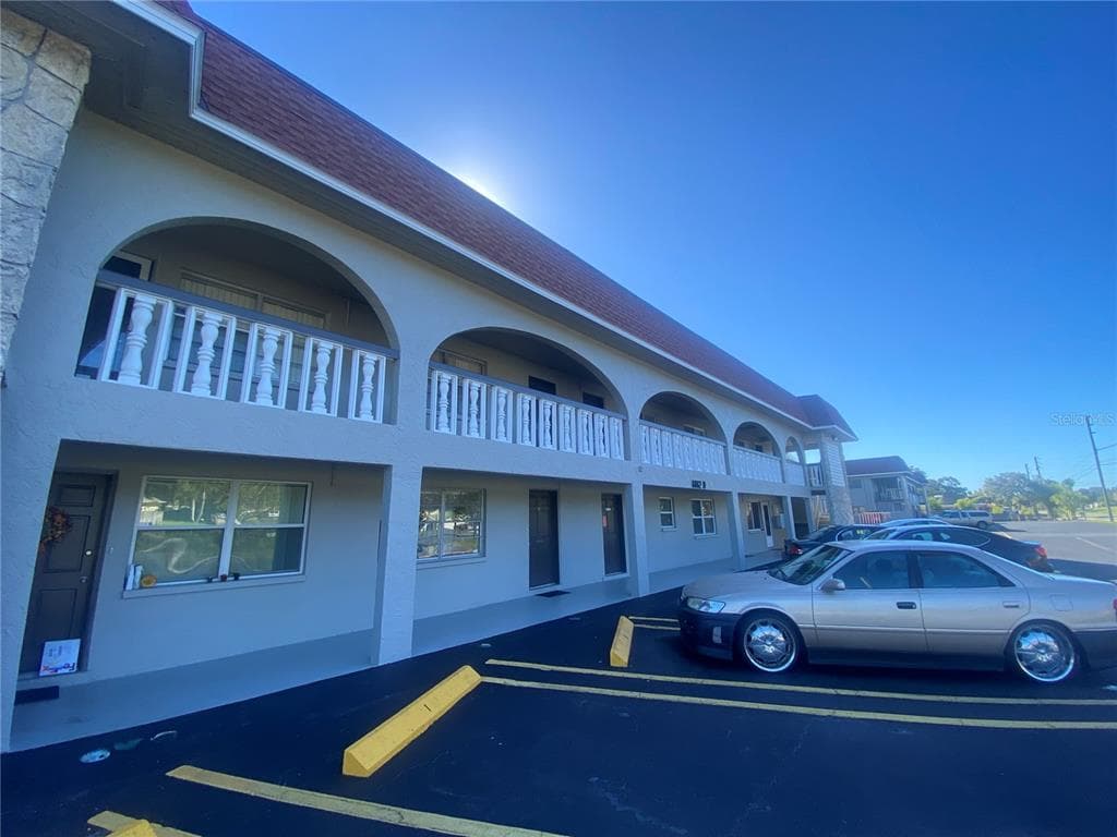 6080 22ND AVE N UNIT E-7 ST PETERSBURG, FL 33710