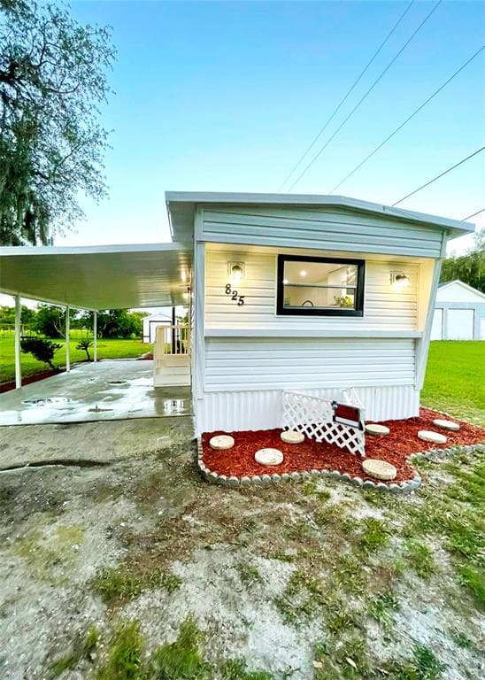 825 CR 481 LAKE PANASOFFKEE, FL 33538