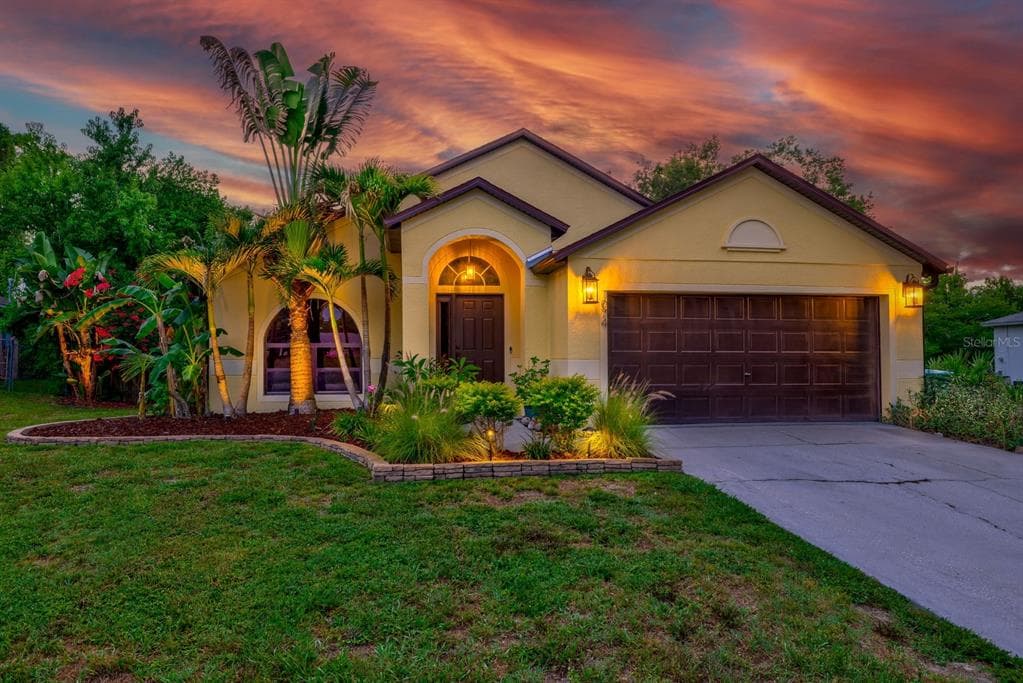 1074 WORTHINGTON DRIVE DELTONA, FL 32738