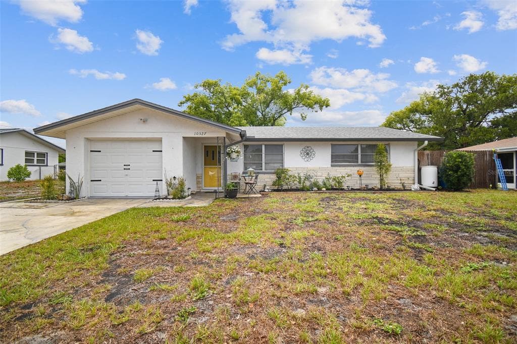 10527 OAK HILL DRIVE PORT RICHEY, FL 34668