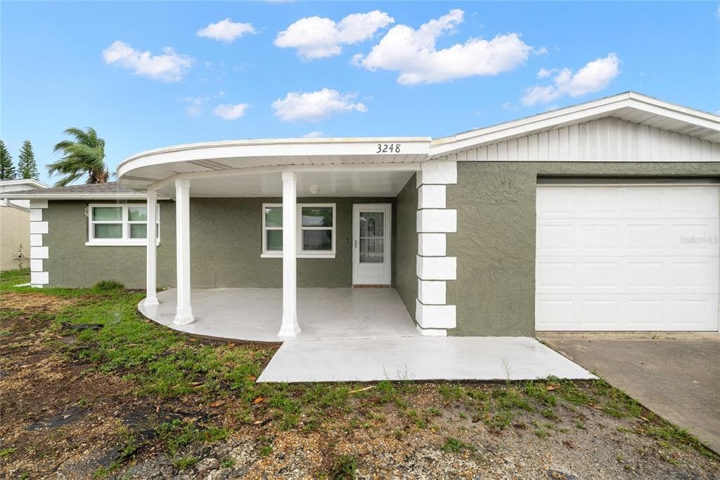 3248 SEFFNER DRIVE HOLIDAY, FL 34691