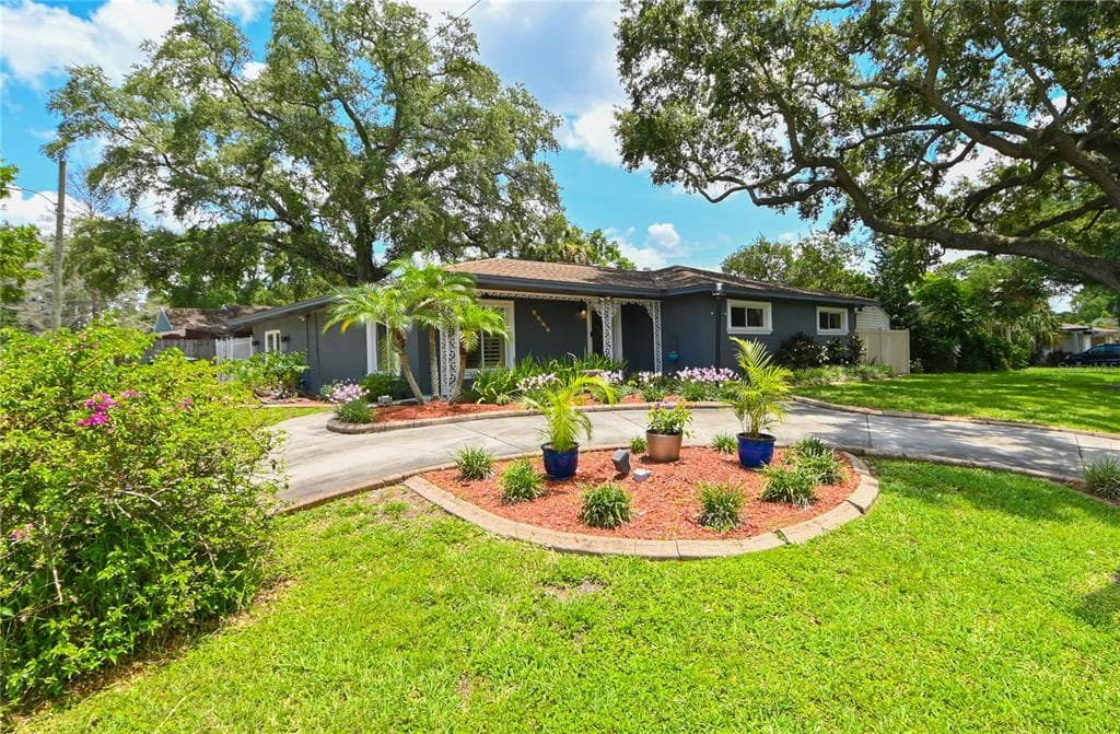 1539 W PARK LANE TAMPA, FL 33603