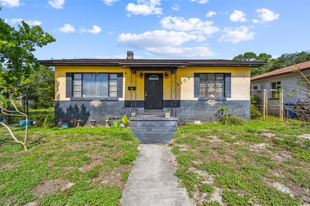 2103 29TH STREET S ST PETERSBURG, FL 33712