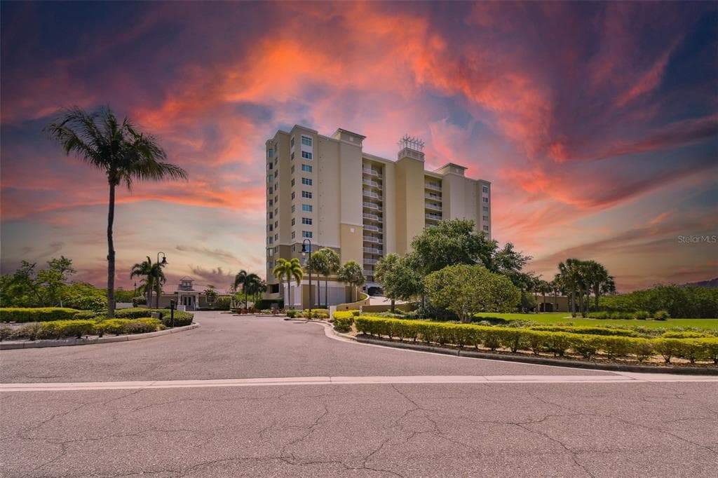 10851 MANGROVE CAY LANE NE UNIT 814