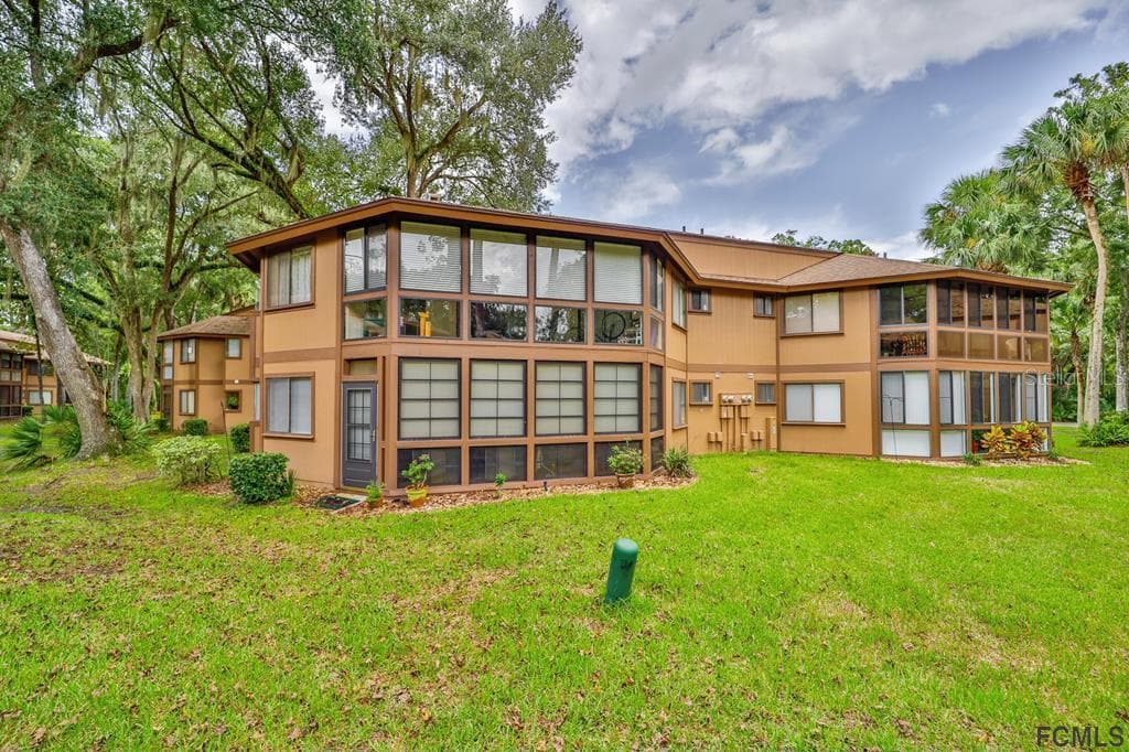 19 MID PINES CIRCLE UNIT 19 PALM COAST, FL 32137