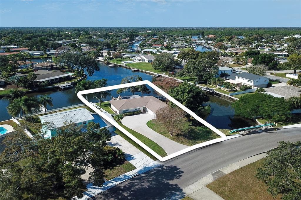 5180 VENETIAN BOULEVARD NE ST PETERSBURG, FL 33703