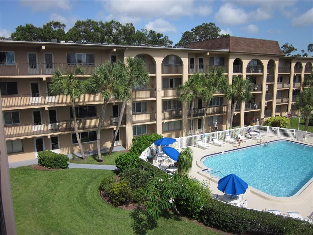 2525 W BAY DRIVE UNIT B10 BELLEAIR BLUFFS, FL 33770