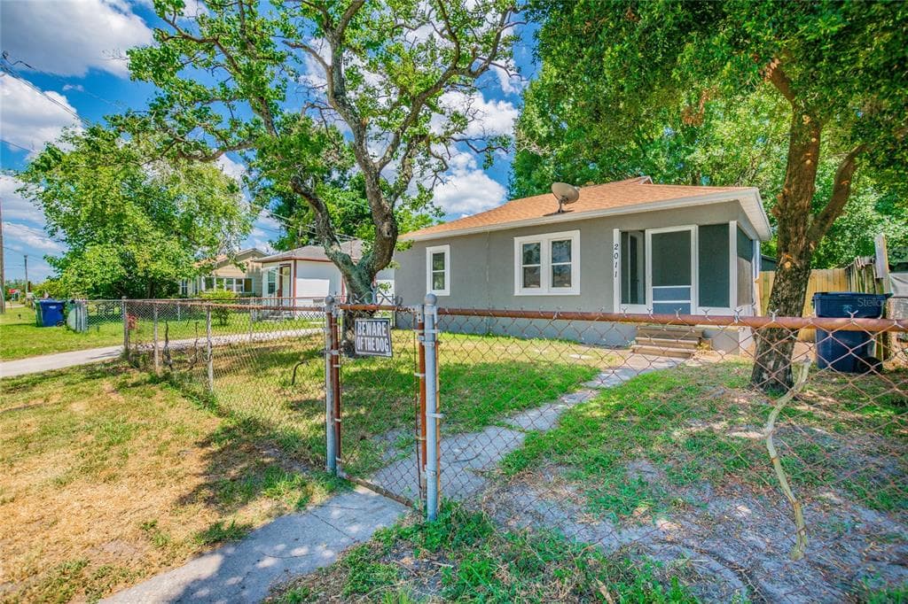 2011 OCEANVIEW PLACE TAMPA, FL 33605