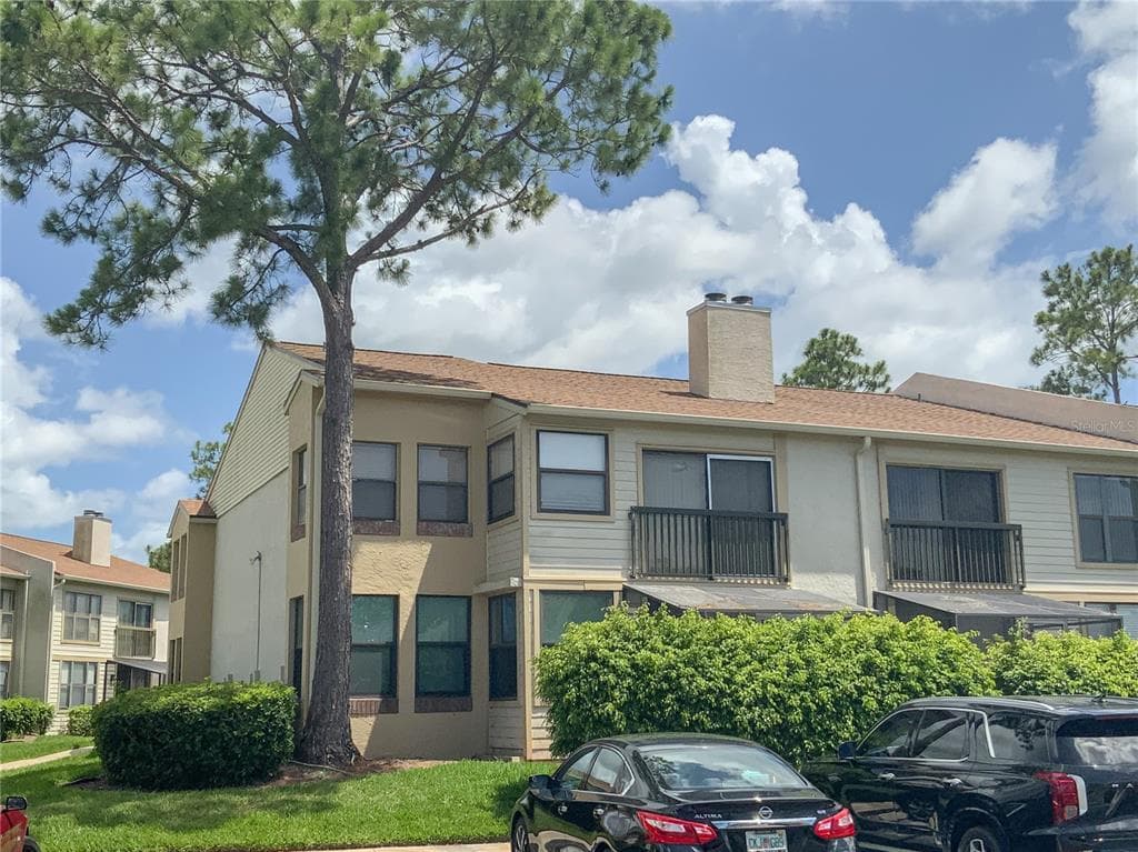 1986 PELICAN LANDING BOULEVARD UNIT 1525 CLEARWATER, FL 33762