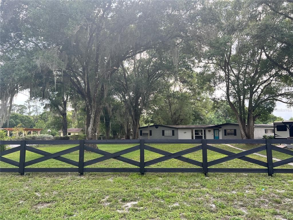 5205 FIVE ACRE ROAD PLANT CITY, FL 33565