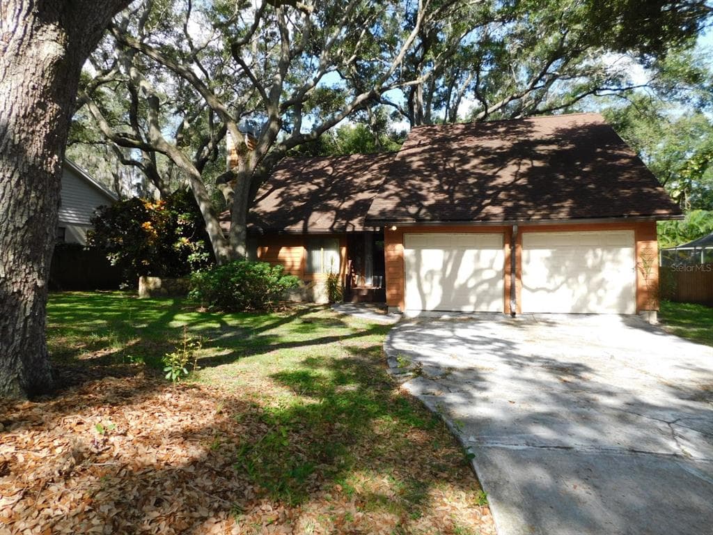 16 PINEWOOD CIRCLE SAFETY HARBOR, FL 34695