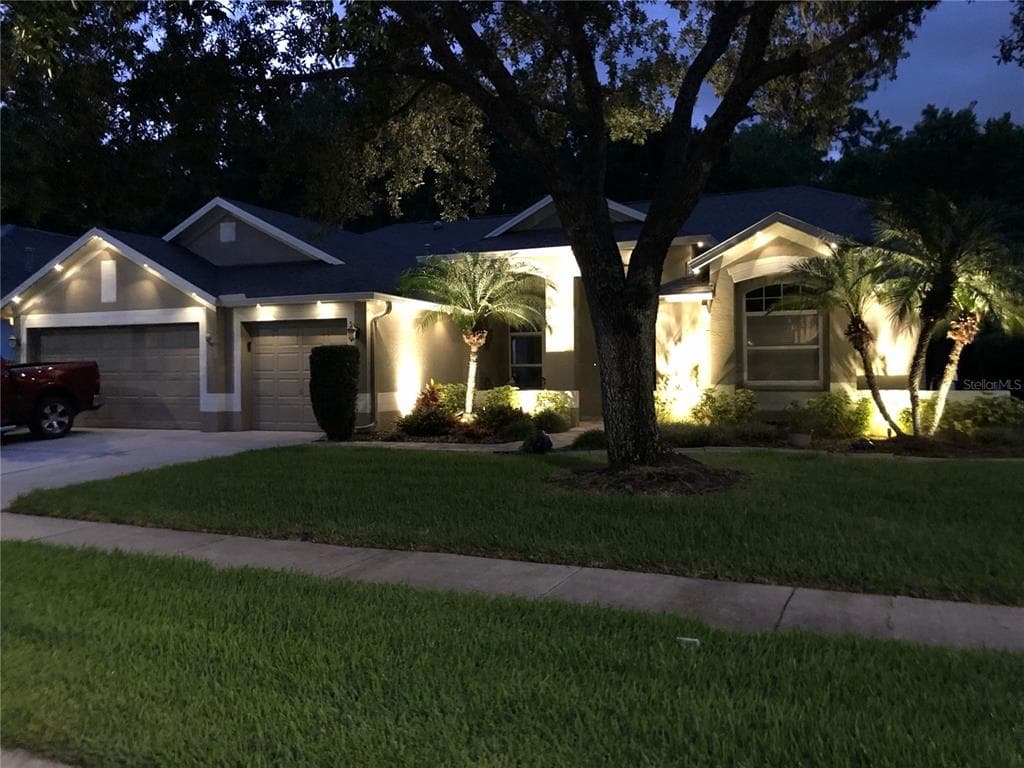 28832 FALLING LEAVES WAY WESLEY CHAPEL, FL 33543