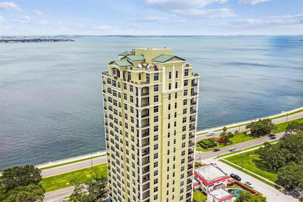 3203 BAYSHORE BOULEVARD UNIT PH TAMPA, FL 33629