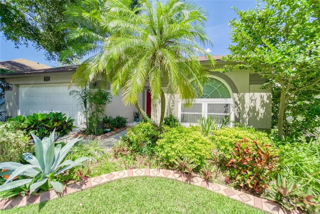 525 BETH ANN STREET VALRICO, FL 33594