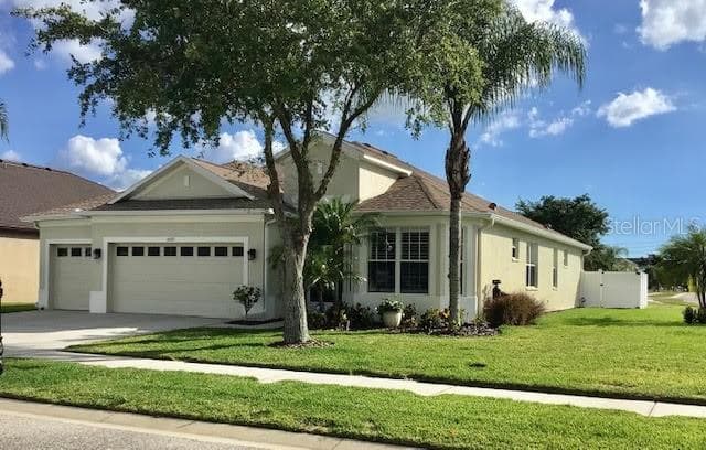 3233 DONINGTON CASTLE LANE LAND O LAKES, FL 34638