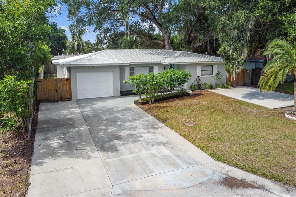 2251 TERRACE DRIVE N CLEARWATER, FL 33765