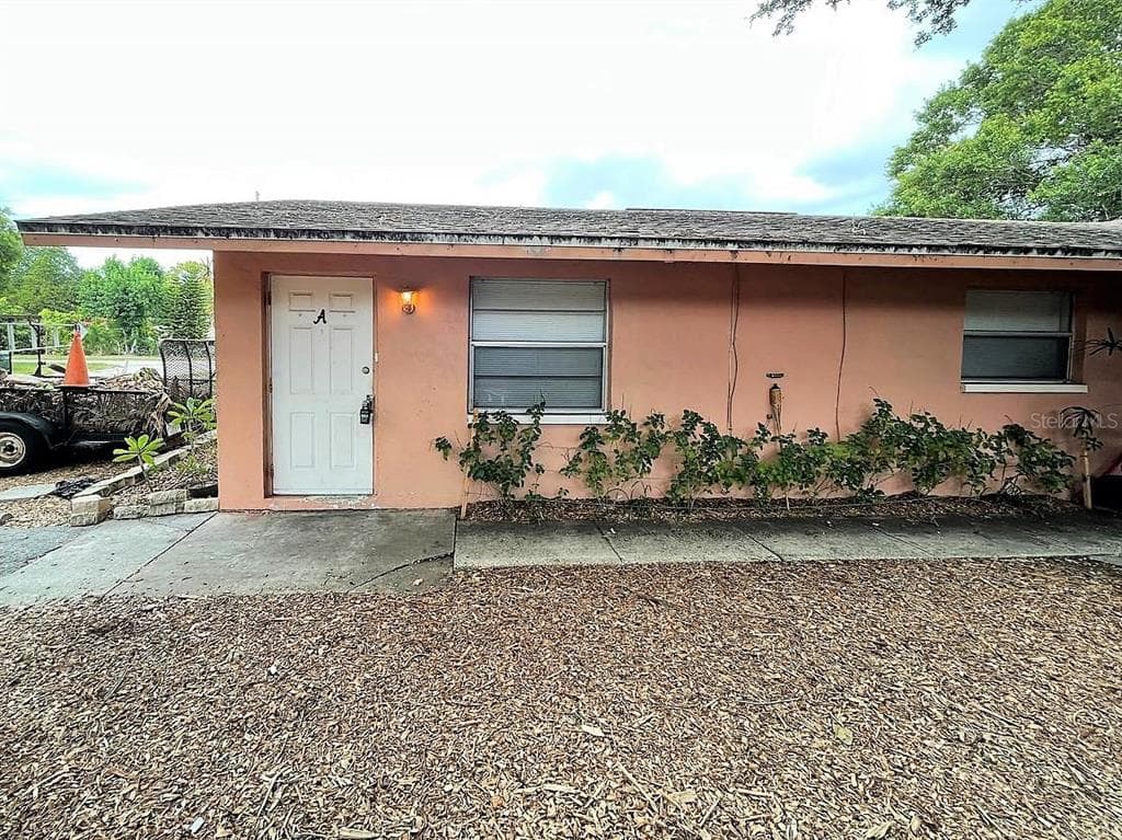 2884 OAKLAWN AVENUE UNIT A LARGO, FL 33771