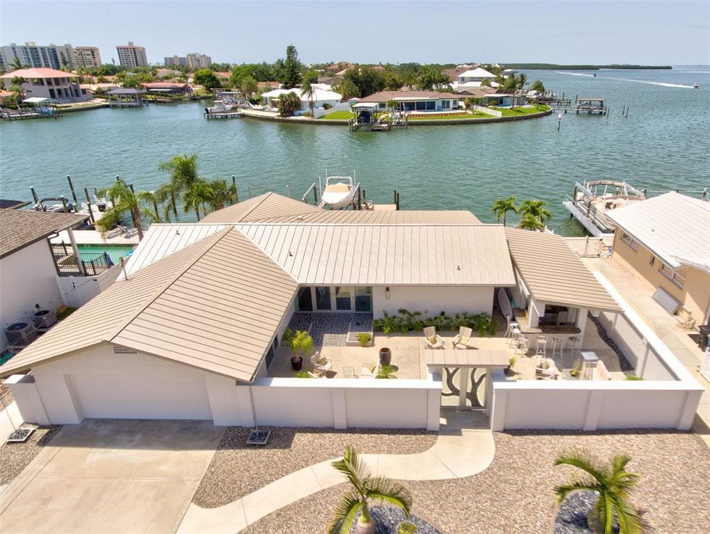 430 PALM ISLAND NE CLEARWATER BEACH, FL 33767