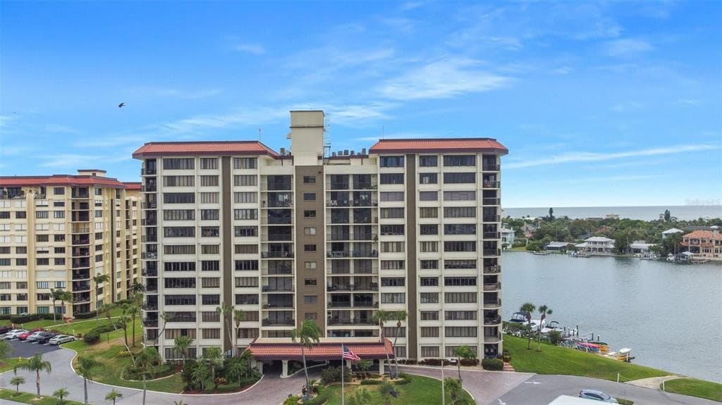736 ISLAND WAY UNIT 102 CLEARWATER, FL 33767