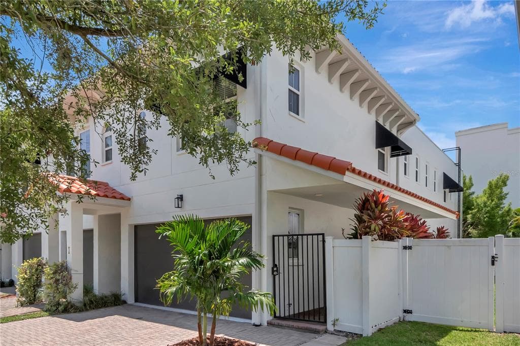 3102 W EL PRADO BOULEVARD UNIT 4 TAMPA, FL 33629