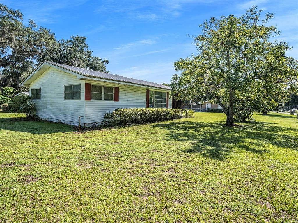 402 TIGHE AVENUE SEFFNER, FL 33584