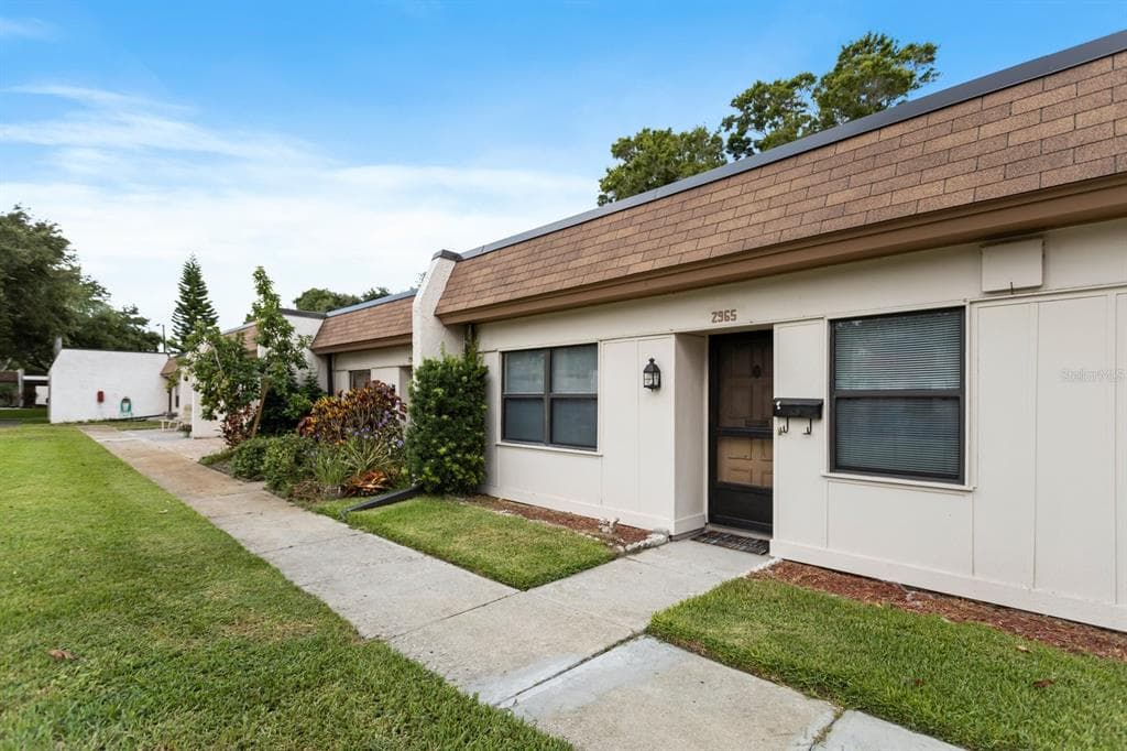 2965 FLINT DRIVE N CLEARWATER, FL 33759