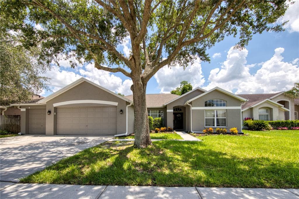 1444 BENT TREE DRIVE WESLEY CHAPEL, FL 33543