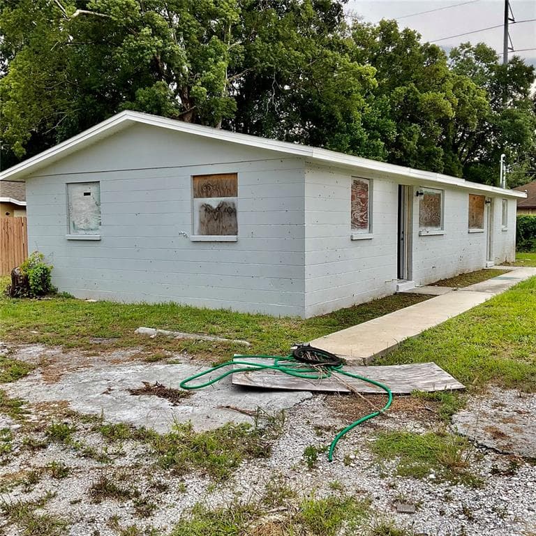 1403 E HOLLAND AVENUE TAMPA, FL 33612