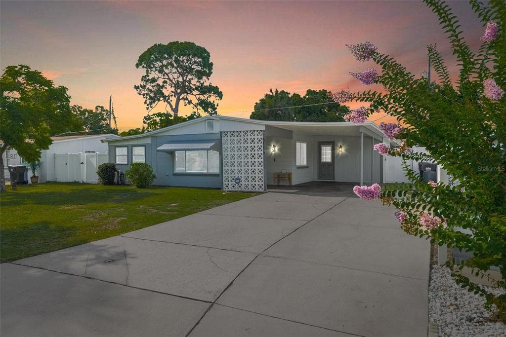 5115 HALIFAX DRIVE TAMPA, FL 33615