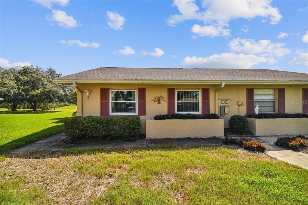 1907 CANTERBURY LANE UNIT 2 SUN CITY CENTER, FL 33573