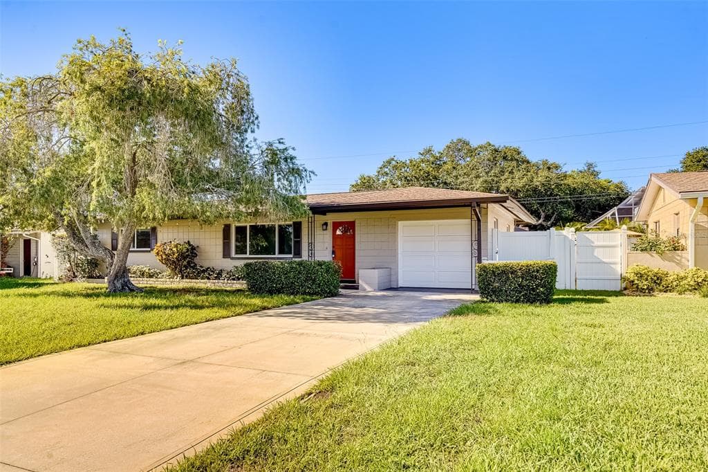 11658 81ST PLACE SEMINOLE, FL 33772