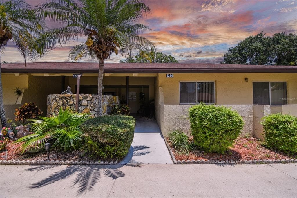 1224 11TH CIRCLE SE UNIT 1224 LARGO, FL 33771