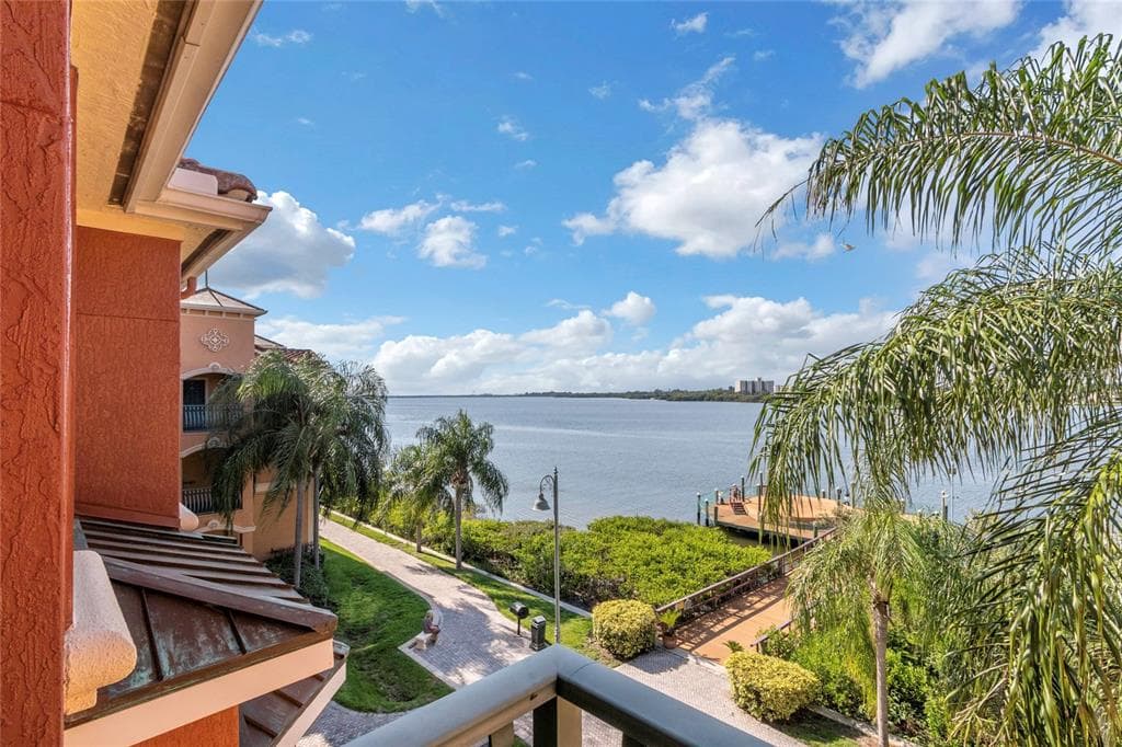 2765 VIA CIPRIANI UNIT 1235B CLEARWATER, FL 33764