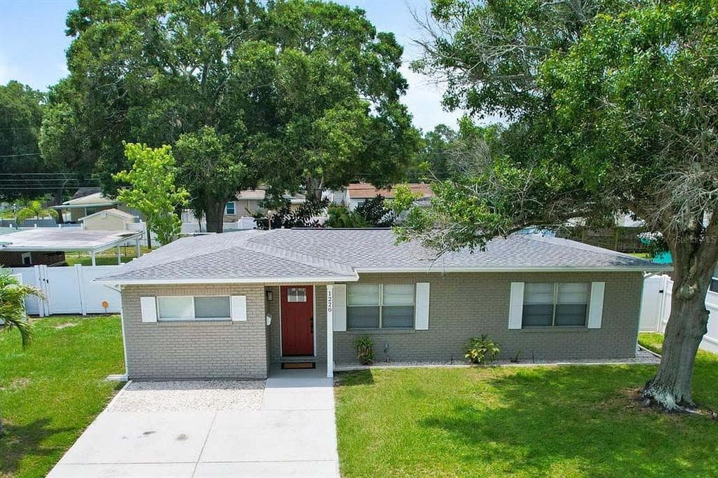 1220 57TH AVENUE N ST PETERSBURG, FL 33703