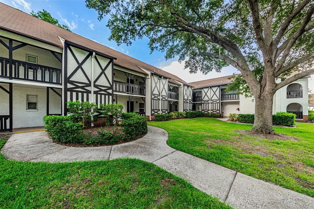 380 N BAYSHORE BOULEVARD UNIT 208 CLEARWATER, FL 33759