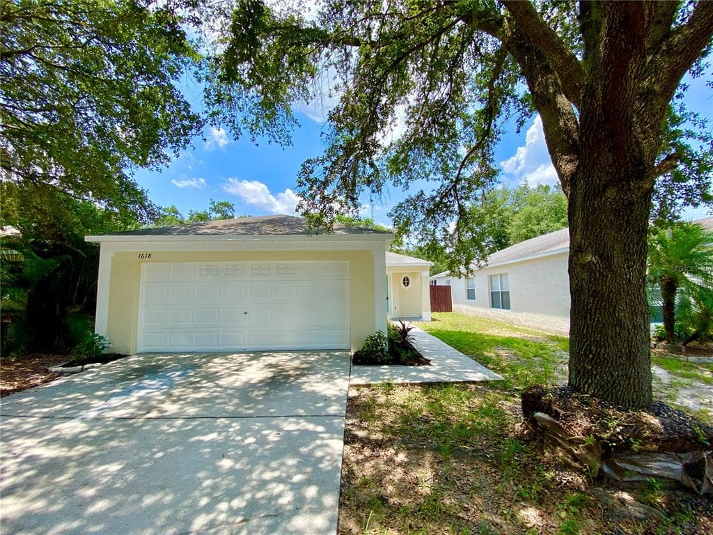 1618 MOSAIC FOREST DRIVE SEFFNER, FL 33584