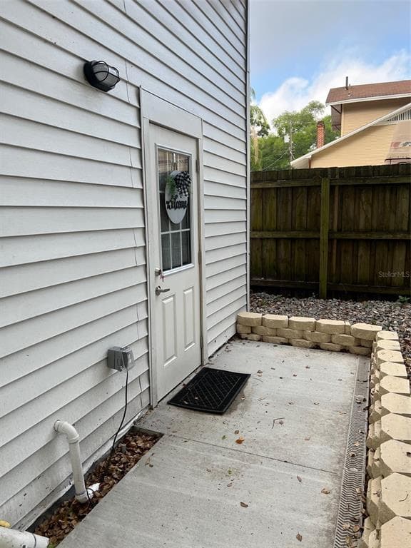 311 E FLORIBRASKA AVENUE UNIT B TAMPA, FL 33603