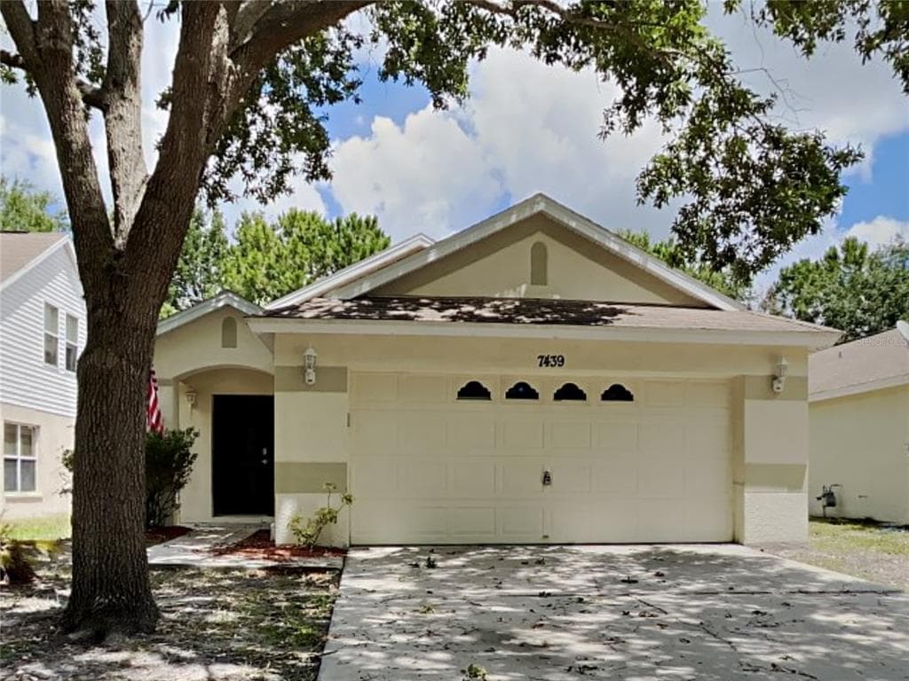 7439 OXFORD GARDEN CIRCLE APOLLO BEACH, FL 33572