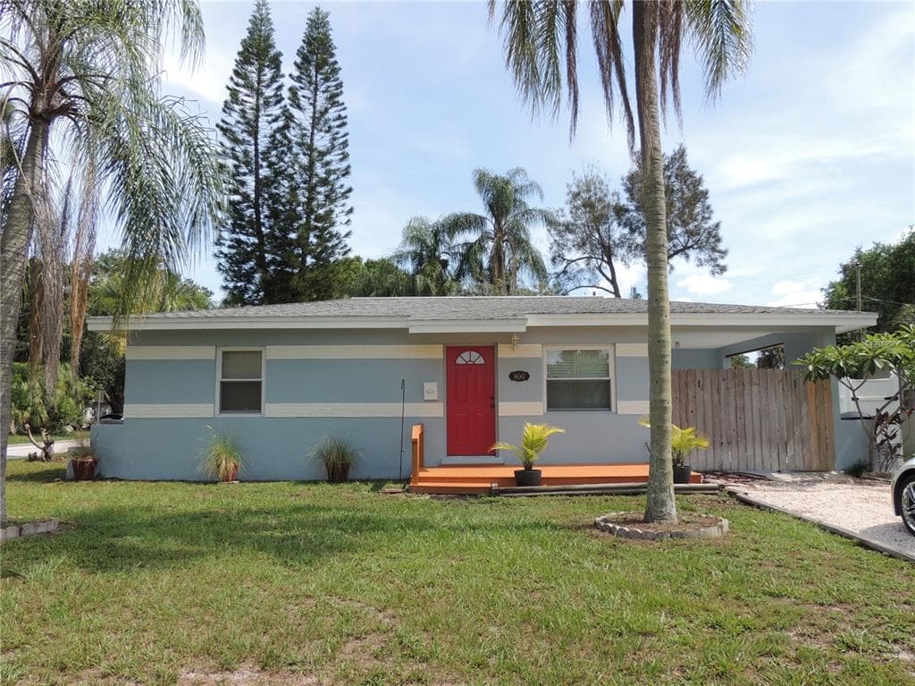 800 86TH AVENUE N ST PETERSBURG, FL 33702